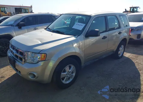 2012 Ford Escape Xls z USA, uszkodzony, nr VIN 1FMCU0C71CKB53291